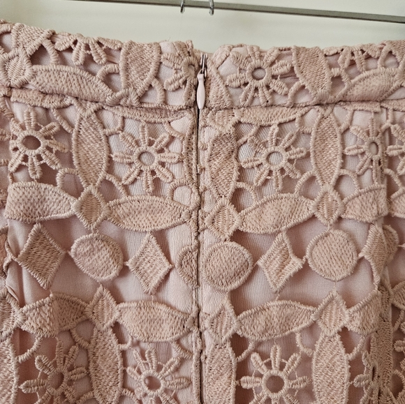 Rachel Parcell Stunning Floral Embroidery Skirt Size S - Picture 8 of 15
